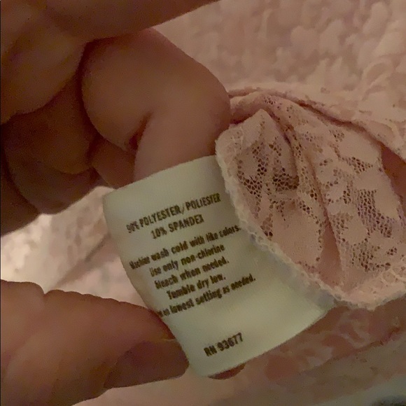 🐳 Sheer pink lace top - Picture 3 of 4